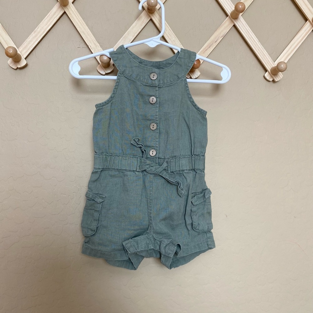 Old navy green jungle zoo romper one piece 6-12 months summer spring girls